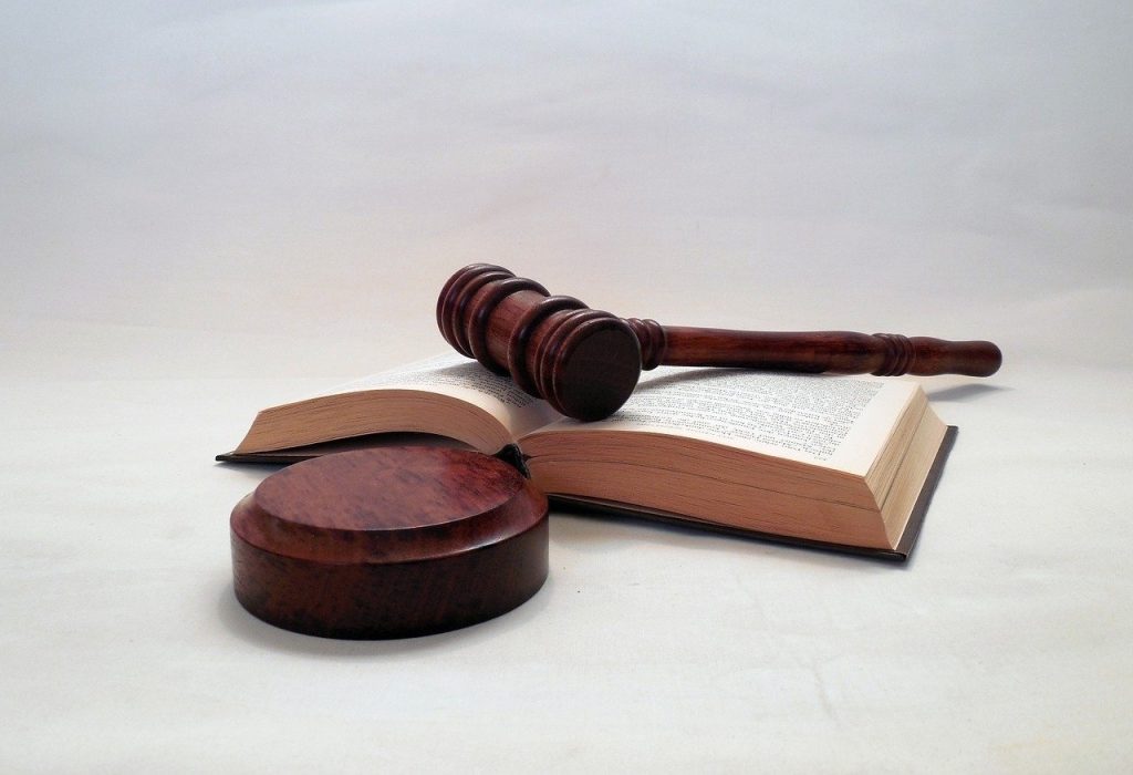 justitie-ciocan-instantajpg.jpg