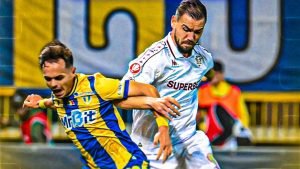 Rapid continuă să se mențină pe locul fruntaș, indiferent de circumstanțe! Agerpres: “decizie greșită de lovitură liberă de către Bîrsan”