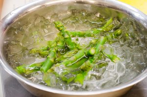 Sfaturi utile pentru revitalizarea legumelor ofilite în bucătărie și metode simple de a le păstra sau reîmprospăta prospețimea