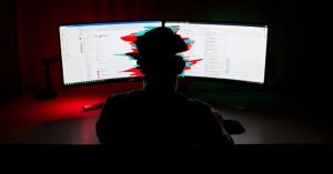 Malware avansat folosește Google Ads și GitHub fals pentru a viza companiile IT