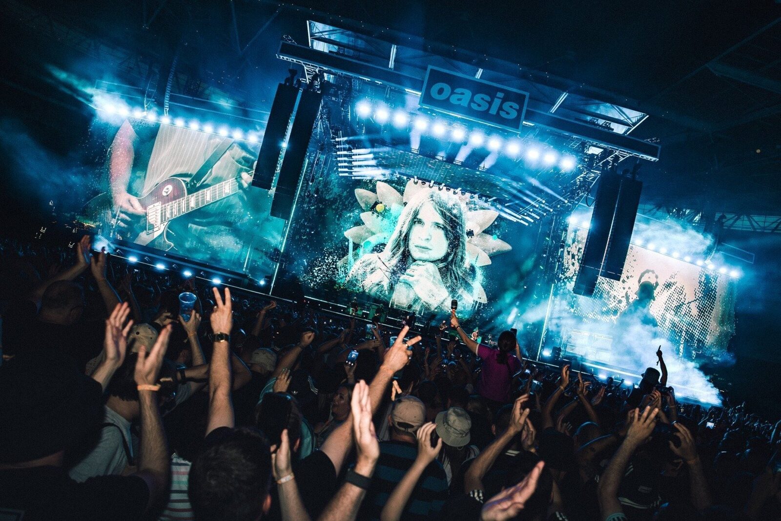 [ad_1] După scandalul legat de prețurile exagerate ale biletelor pentru concertele Oasis, compania Ticketmaster și-a exprimat intenția de a fi mai transparentă în stabilirea tarifelor