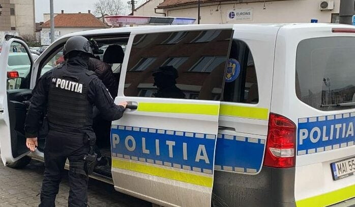 perchezitii-mascati-politie-sursa-alba24-free-to-use-e1675792189345.jpg