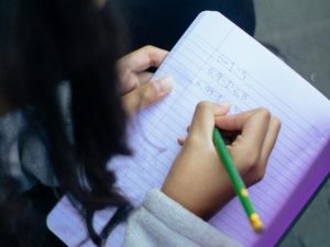 Peste 100.000 de elevi din județul Timiș încep anul școlar fără ceremonii de inaugurare, în timp ce dascăli sindicaliști participă la protestele din Capitalăea noastră”