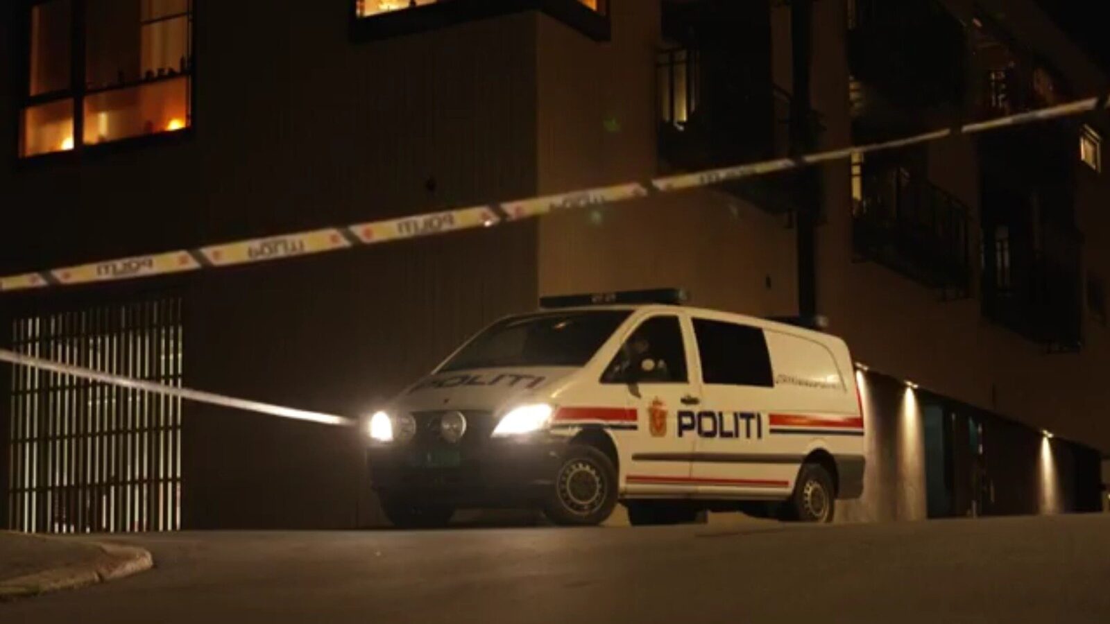 Explozie intensă în inima Oslo, fără victime, în proximitatea campusului universitar, a palatului regal și a ambasadei Israelului / Un suspect a fost arestat de autorități / Se suspectează o grenadă lăsată pe stradă / Ancheta indică posibilitatea unei confruntări între grupări rivale