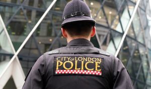 Bărbat cu nume românesc suspectat de vandalizarea sinagogilor cu “fluide corporale”, care va fi audiat luni de o instanță din Londra; Institutul „Elie Wiesel” semnalează o creștere a antisemitismului în România, în contextul discursurilor politicienilor AUR și al lui Călin Georgescuea noastră”