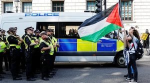 Mii de participanți la un mars pro-palestinian în Auckland: „Nu acceptați genocidul” și „Demonstrați solidaritate, sprijiniți Palestina”