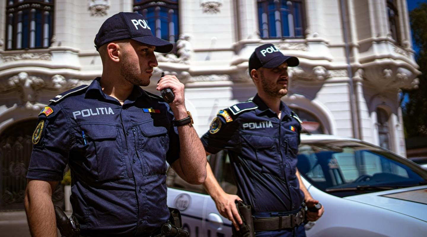 politisti-in-actiune.jpg