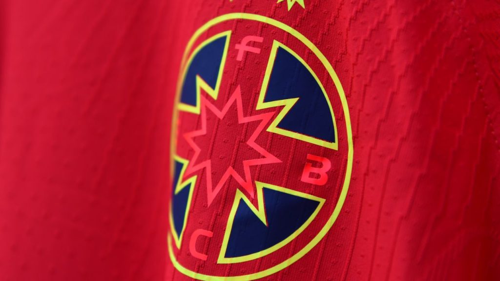 prezentarea-noului-echipament-al-fcsb-12072023-20.jpg