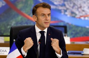 Președintele Macron despre ofensiva amplă asupra Ucrainei: Rusia se izolează tot mai mult în stilul terorismului. Franța rămâne dedicată eforturilor pentru o pace echitabilă și durabilăea noastră”