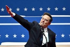 Guvernul britanic critică retorica periculoasă a lui Elon Musk în timpul protestului extremiștilor de la Londra / „Indiferent dacă alegeți violența sau nu, aceasta se va răspândi către voi (…) Trebuie să reacționați sau veți fi distruși”, afirmase miliardarulea noastră”