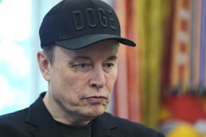 Tesla renunță la automobile în favoarea roboților? Viziunea lui Elon Musk provoacă dezbateri despre Master Planul IV