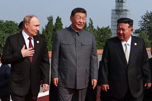Președintele Xi Jinping la parada militară alături de Vladimir Putin și Kim Jong Un: „China nu se lasă intimidată de tirani / Destinul lumii depinde de alegerea între pace și conflict”ea noastră”