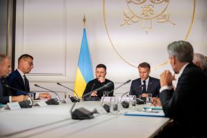Oficialii europeni suspectează că Vladimir Putin planifică o nouă atacare în Ucrainaea noastră”