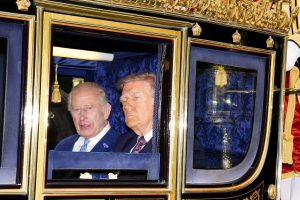 Televiziunea ABC din Australia nu a mai fost invitată la conferința de presă a lui Trump din Marea Britanie, după ce liderul american i-a criticat anterior pe jurnaliști australieni pentru impactul lor asupra țăriiea noastră”