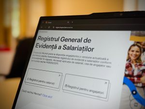 Schimbarea de la Revisal la Reges Online: Specialiștii în dreptul muncii solicită o amânare pentru angajatori.