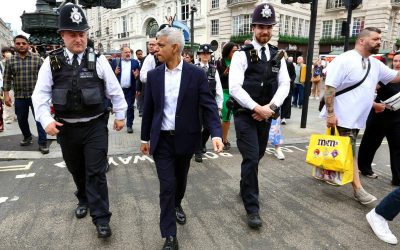 sadiq-kahn-politie-politisti-londra.jpg