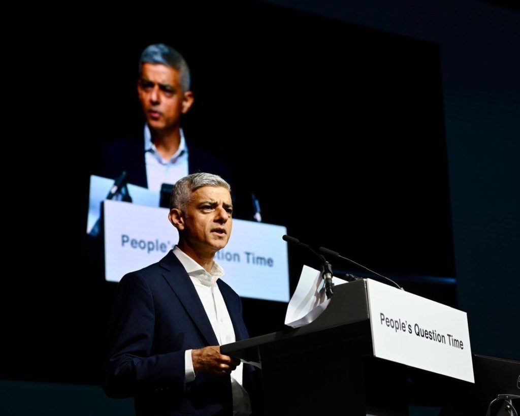 sadiq-kahn-primarul-londrei.jpg