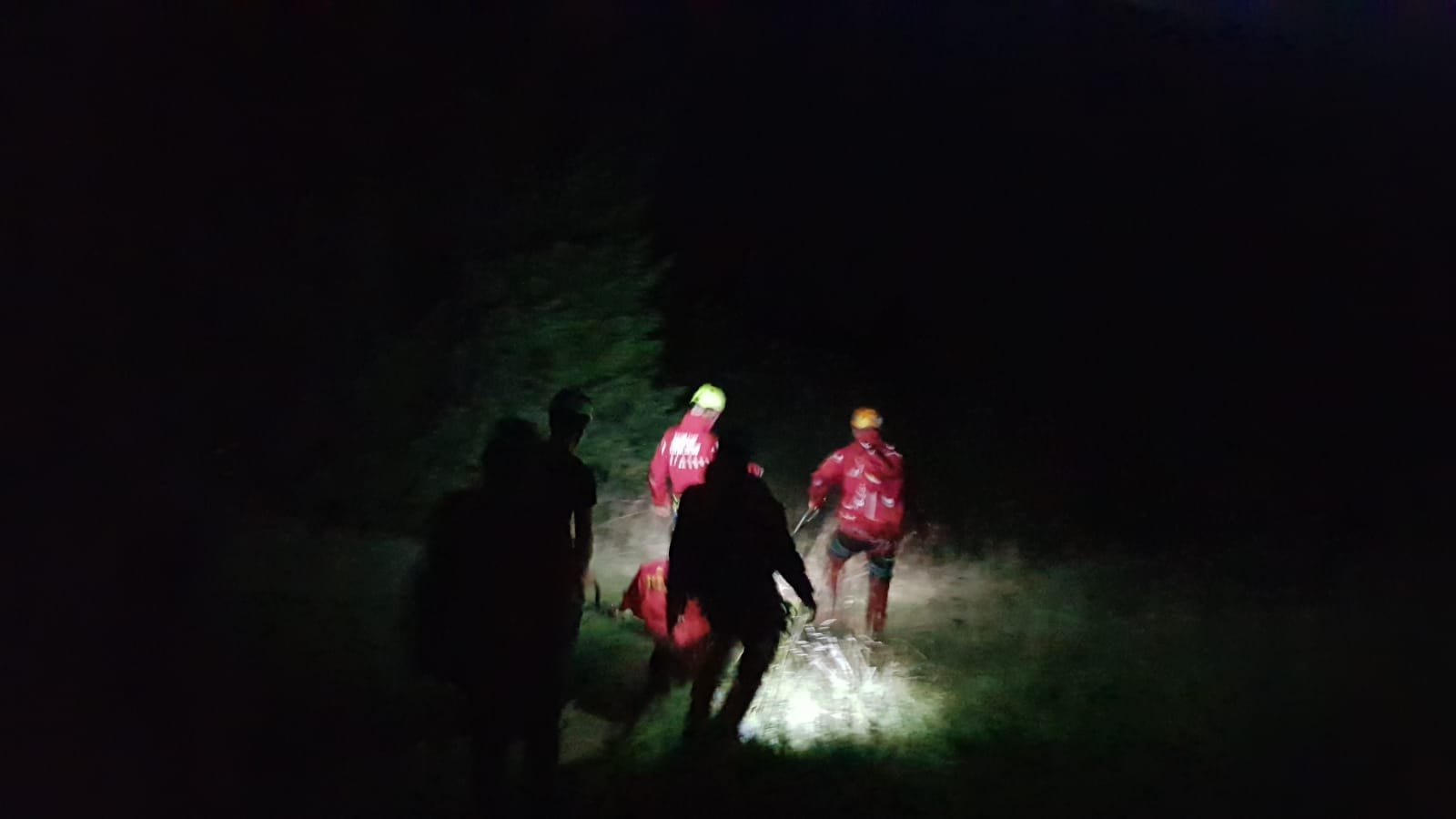 Tânăr ucrainean, în vârstă de 29 de ani, descoperit grav Slăbit în Munții Maramureșului după două zile fără hrană sau apă