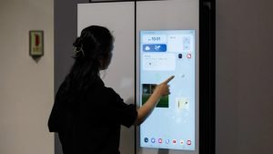 Samsung lansează reclame pe frigiderele smart din SUA, generând nemulțumire în rândul utilizatorilor