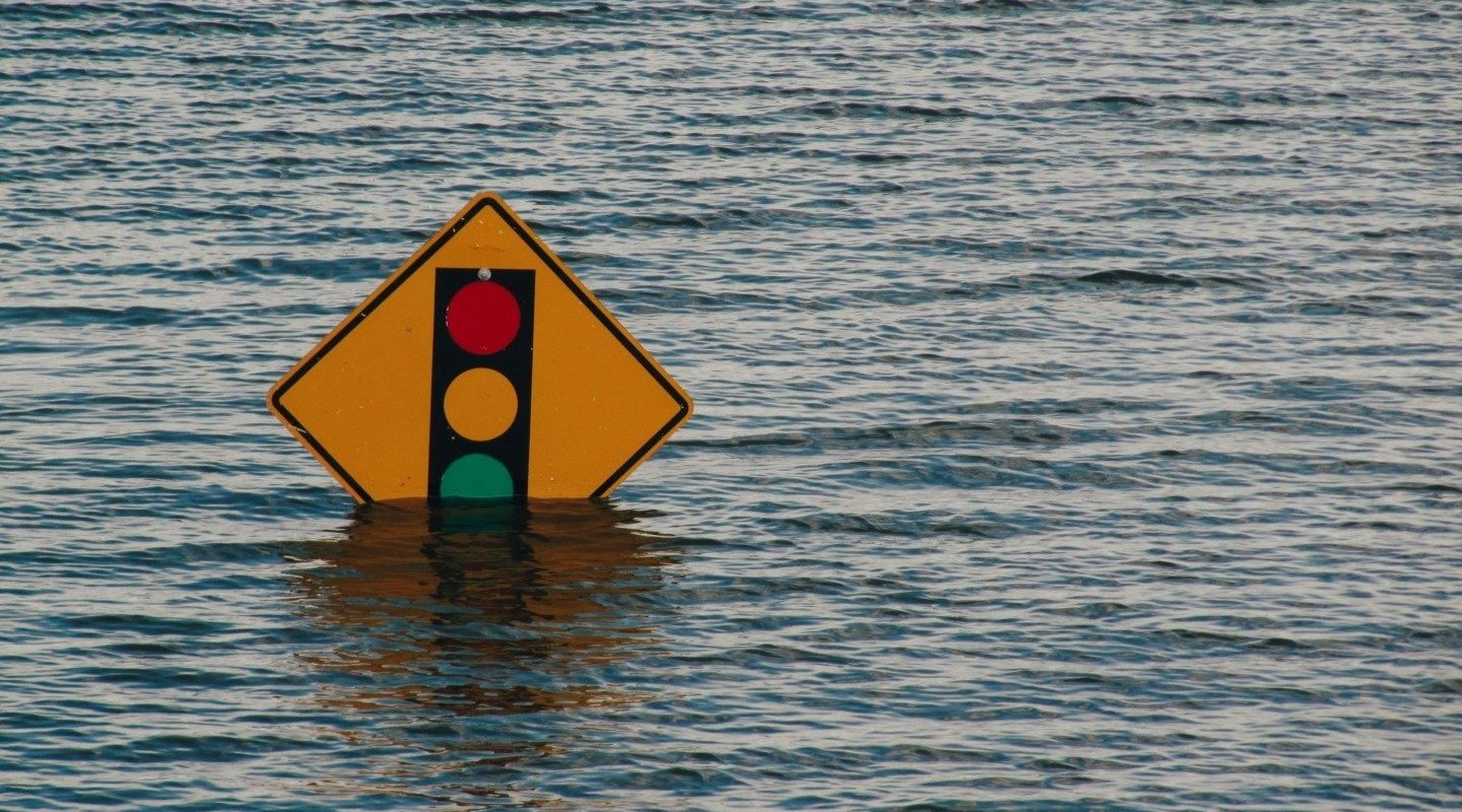 schimbari-climatice-inundatii-Sursa-foto-Unsplash-Kelly-Sikkema.jpg
