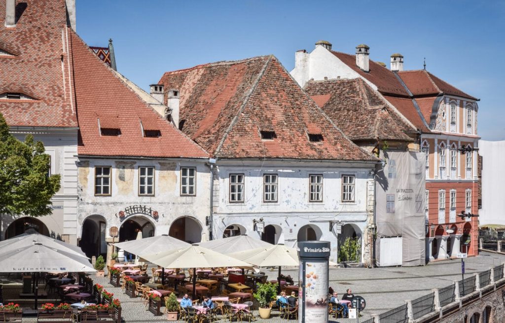 sibiu-piata-mica-terare-terase-vreme-meteo-4-7inn-1-e1748267190769.jpg