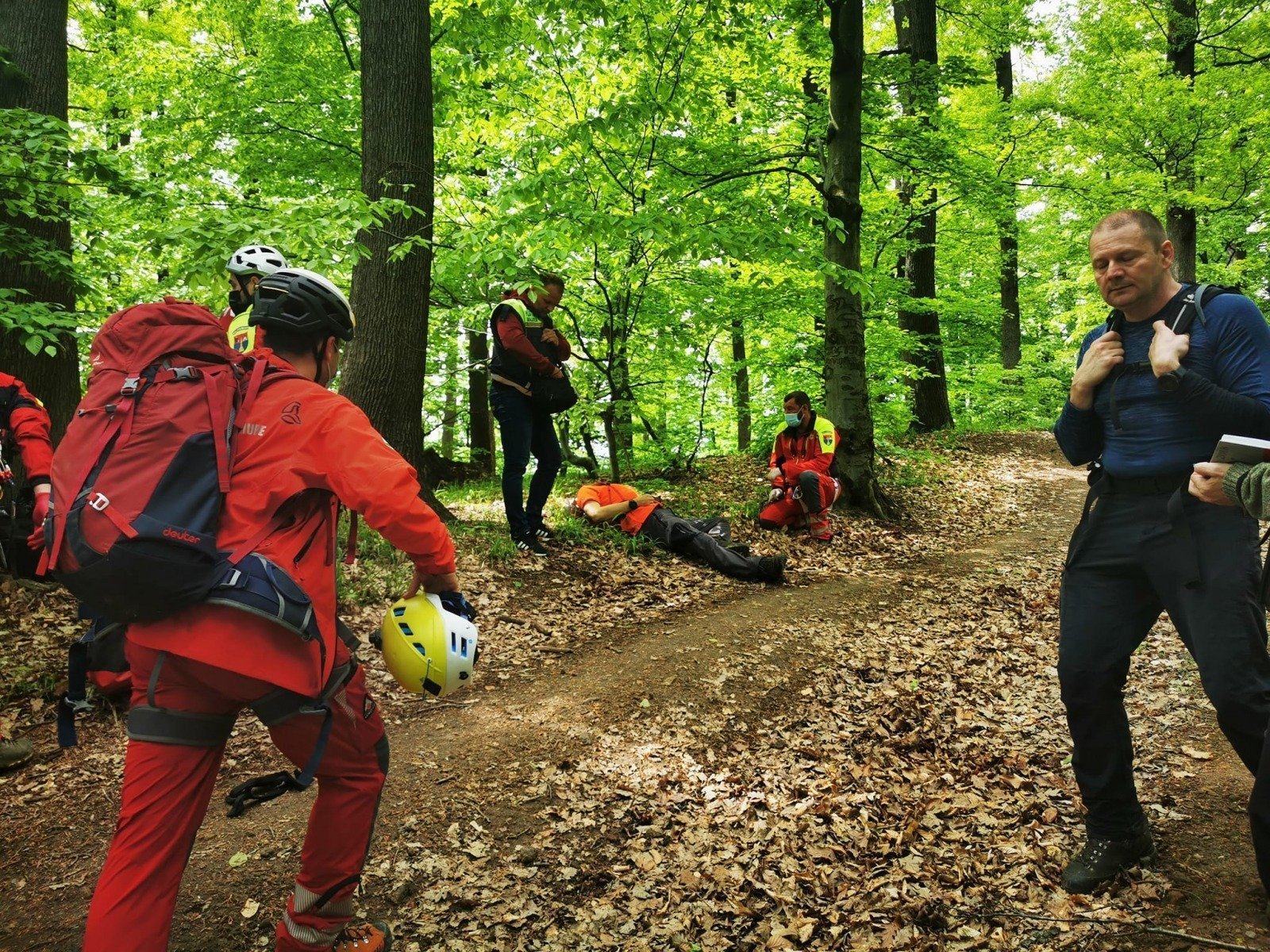 [ad_1] Salvamontiștii din Maramureș au intervenit duminică după-amiază pentru a ajuta un turist german care s-a rănit pe munte