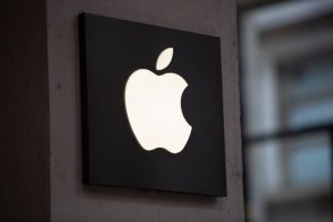 Apple acuzată în California pentru încălcarea drepturilor de autor în domeniul inteligenței artificiale