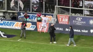 Împăcare surprinzătoare! Alex Dobre a fost alături doar de suporterii lui Rapid după meciul de la Ploiești: ce gest a avut fotbalistul