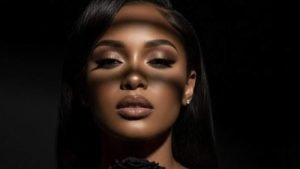 Cântăreața virtuală, creată prin AI, provoacă dispute privind drepturile de autor