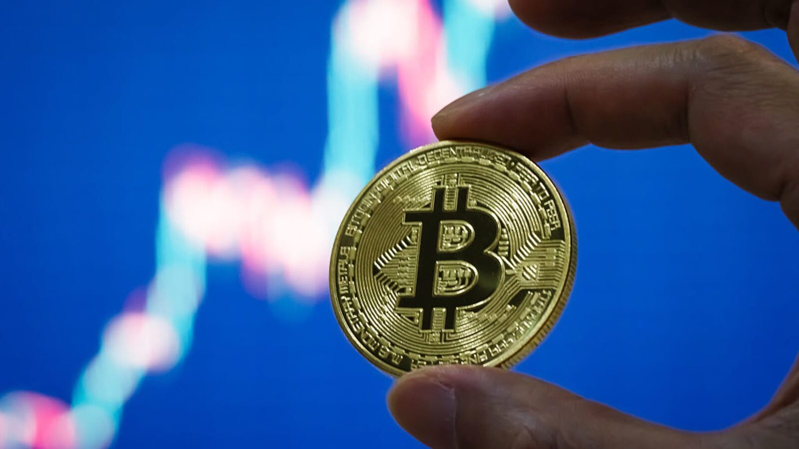 Platforma de investiții din Marea Britanie avertizează investitorii să stea departe de bitcoin și criptomonede.