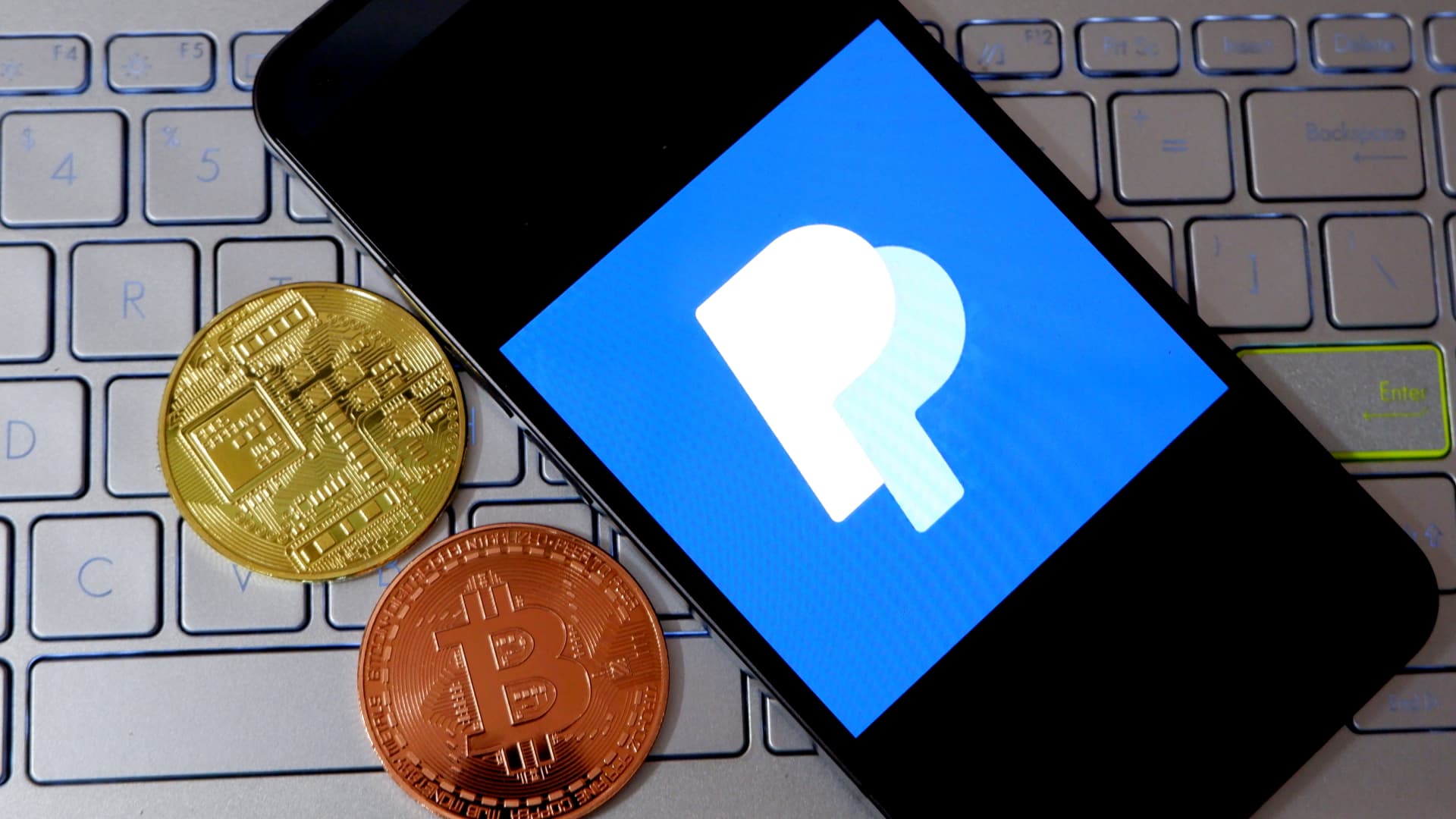 Partenerul cripto al PayPal generează 300 trilioane de stablecoins dintr-o „eroare tehnică”