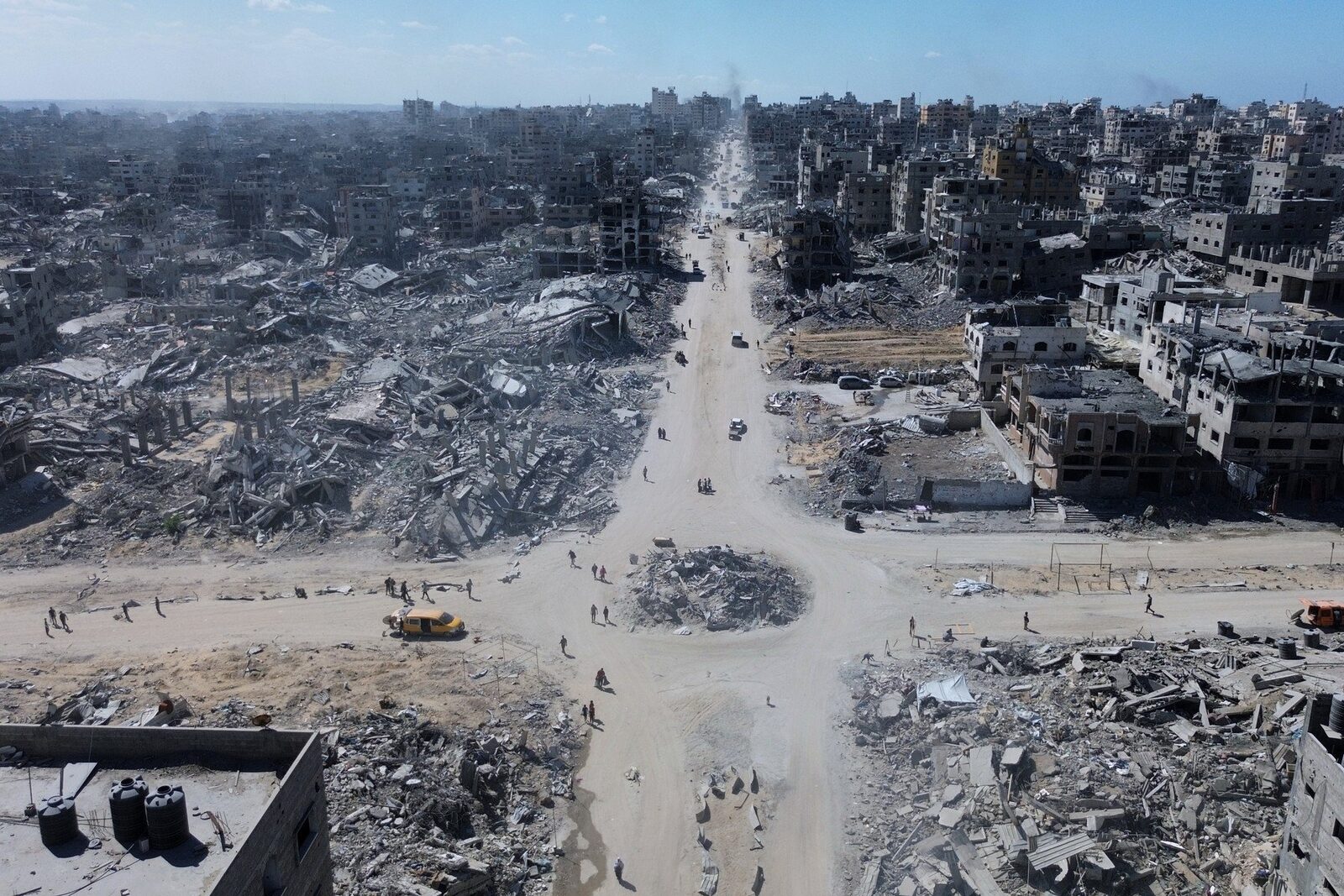 Eurodeputații solicită ca Uniunea Europeană să devină un actor mai activ în soluționarea conflictului israeliano-palestinian, evitând să fie doar un contribuabil pasiv la reconstrucția Fâșiei Gaza