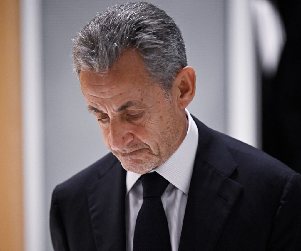 1787912-nicolas-sarkozy-est-convoque-ce-lundi-par-le-pnf.jpg