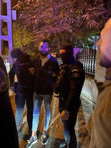 ÎNFORMATIV: Tânărul evadat din custodia poliției a fost reținut în Craiova, județul Dolj.