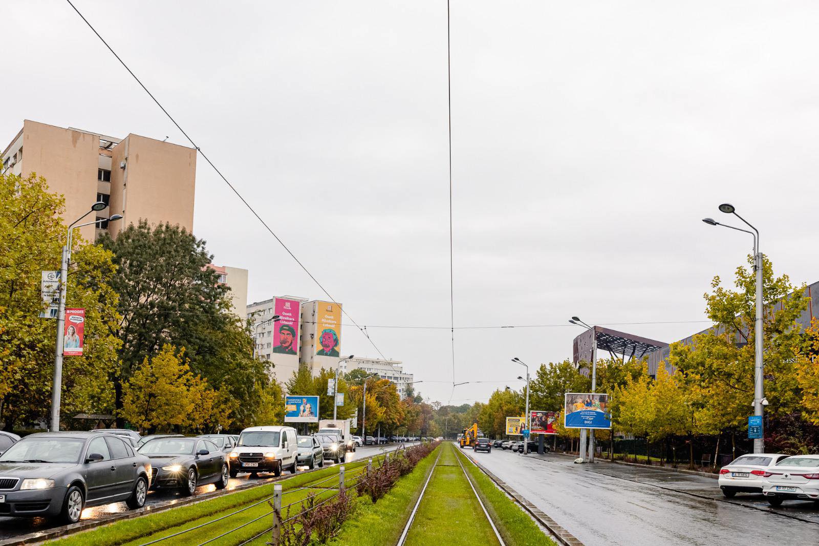[ad_1] Primarul Stelian Bujduveanu a anunțat continuarea modernizării sistemului de iluminat public din București, ca parte a eforturilor de creștere a eficienței urbane