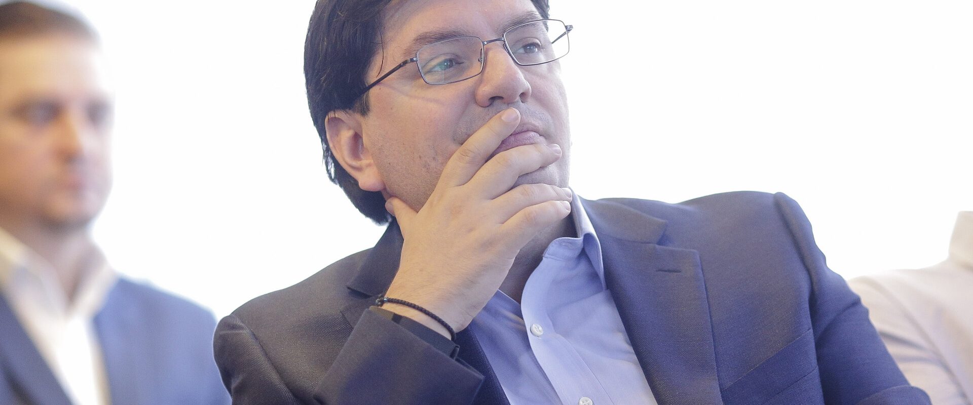 62154001.jpg