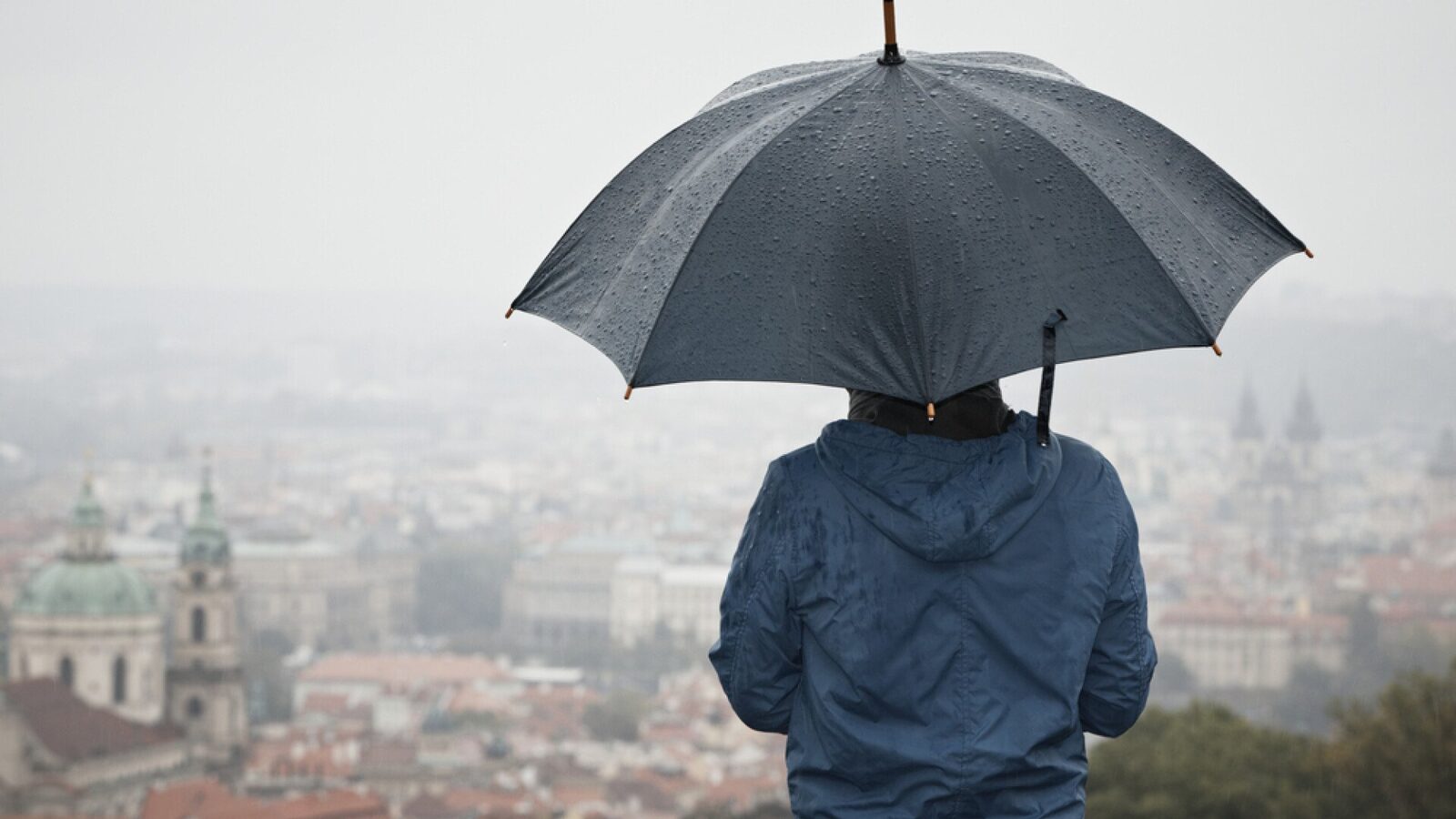 Prognoza meteo pentru 30 septembrie: Soare rar, ploi, ninsori și temperaturi mai mici decât media.