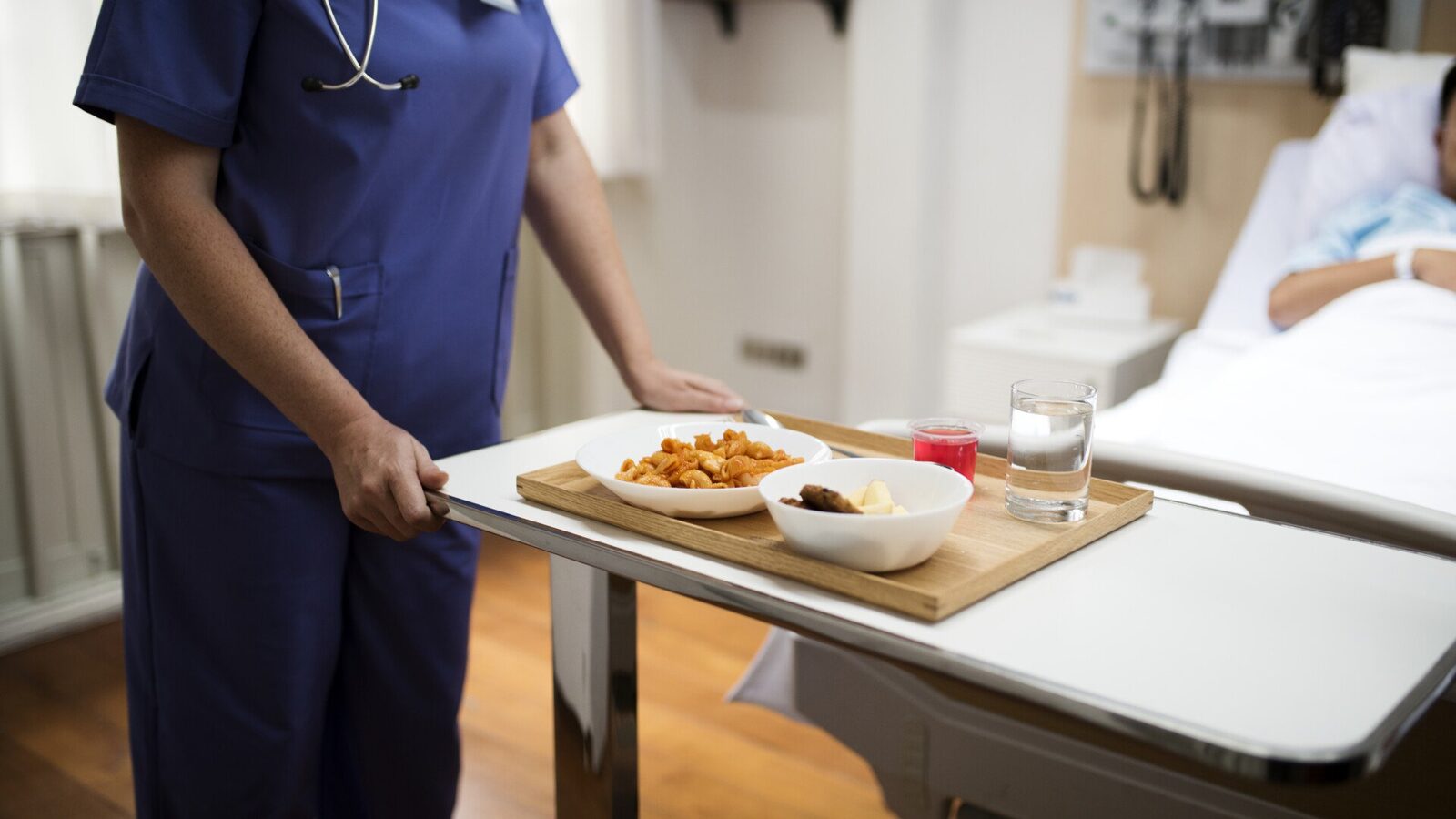 Criza financiară la Spitalul Municipal Caransebeș: compania de catering avertizează asupra posibilității de oprire a livrărilor din cauza întârzierilor la plată, în ciuda fondurilor alocate de Ministerul Sănătății în 2023
