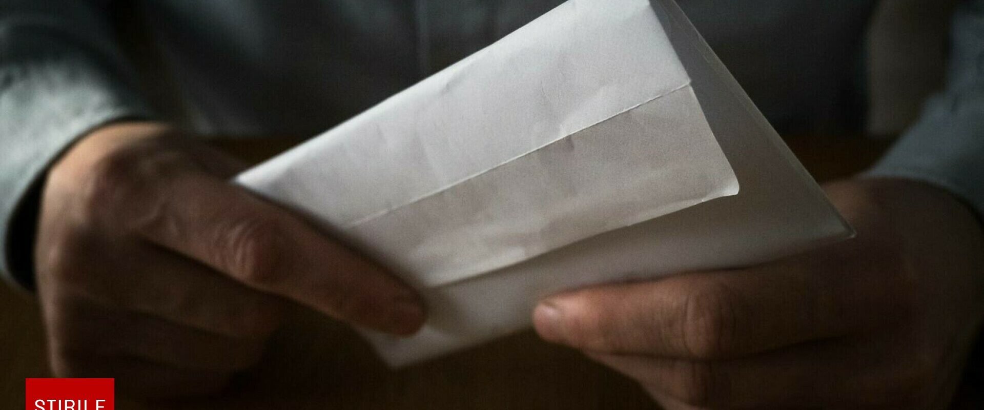 Fost profesor de drept din Brașov, implicat în scandalul vânzării notelor și licențelor.