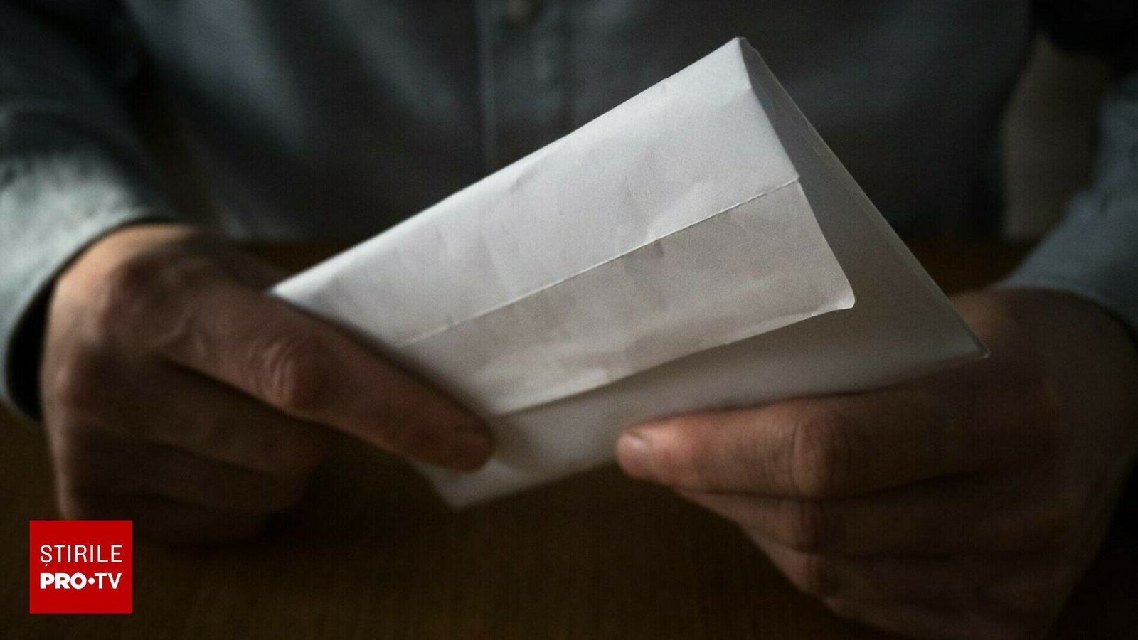 Fost profesor de drept din Brașov, implicat în scandalul vânzării notelor și licențelor.