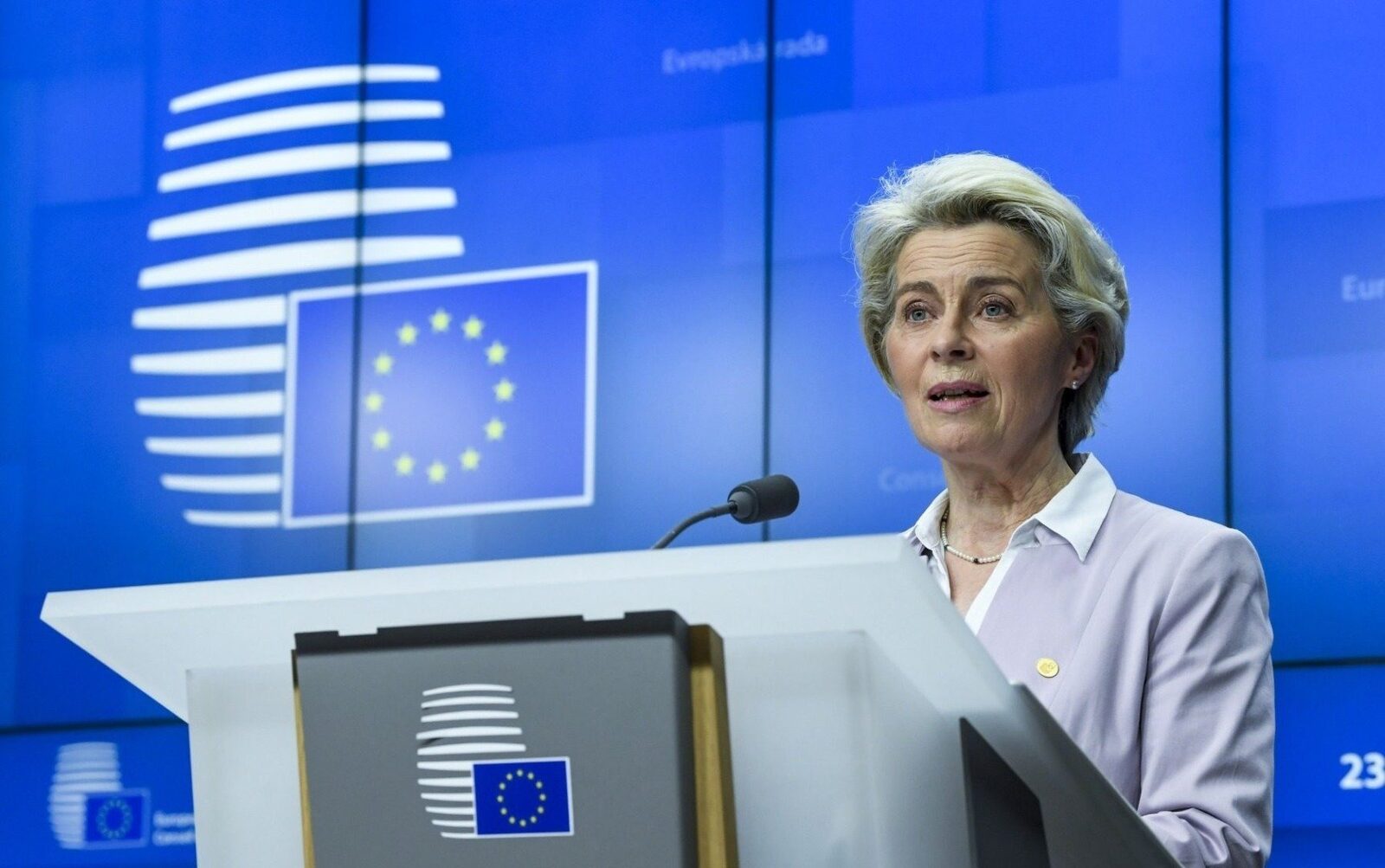 Ursula von der Leyen în Parlamentul European: Uniunea Europeană trebuie să reacționeze intens la provocările conflictului hibrid, dincolo de apărarea convențională