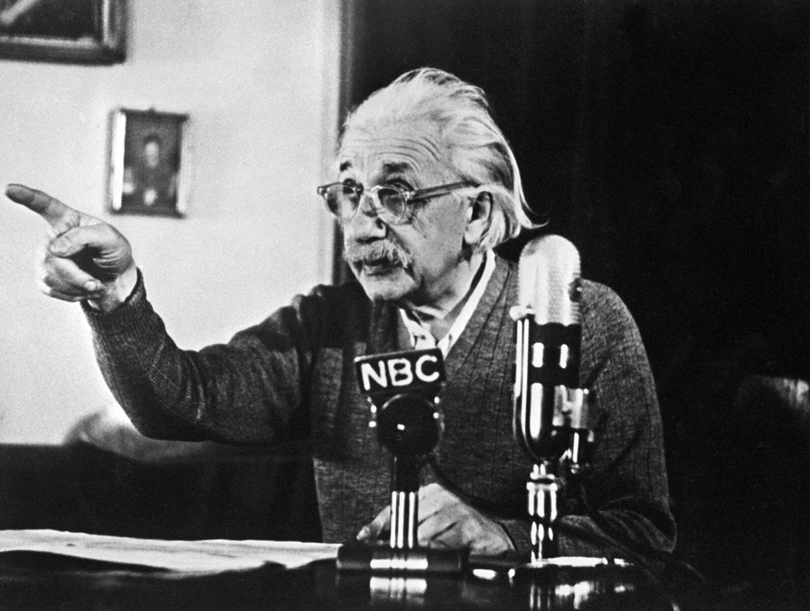 [ad_1] O vioară care a aparținut fizicianului Albert Einstein a fost cumpărată la o licitație pentru suma de 860.000 de lire sterline, potrivit unui site de informații