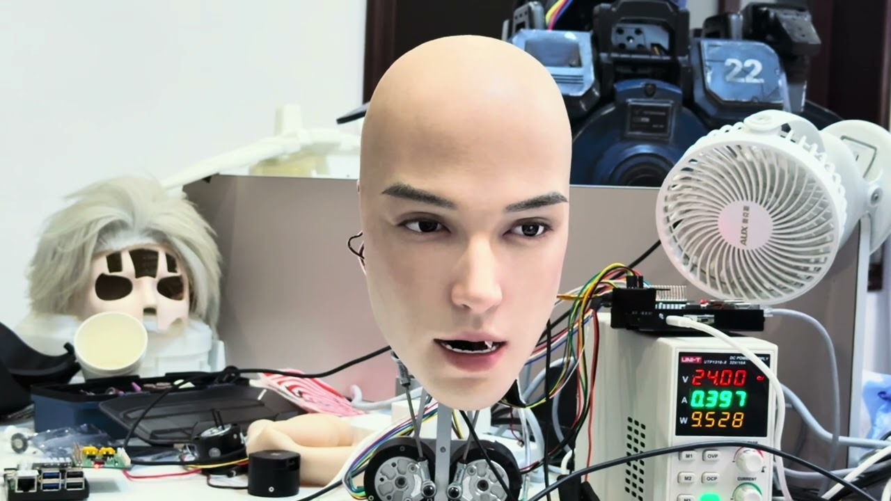 AheadForm-robot.jpg