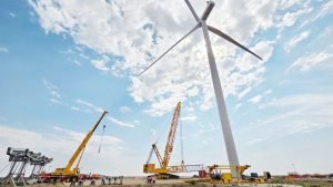 Apple face prima sa investiție în România, dezvoltând parcuri eoliene și solare în Europa