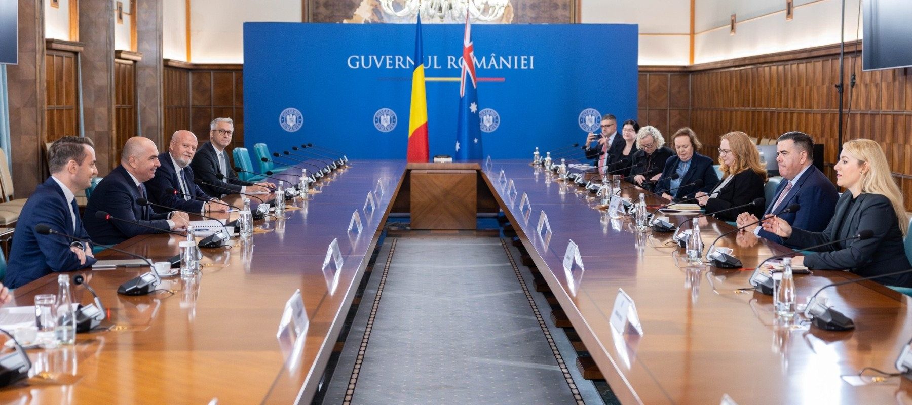 Ilie Bolojan discută cu o delegație parlamentară australiană despre preocupări pentru securitatea Mării Negre și posibilități de investiții în Portul Constanța