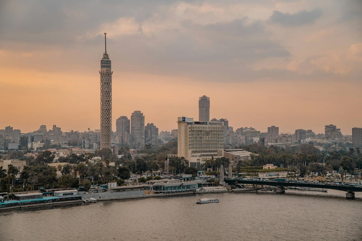 [ad_1] Trei diplomați din Qatar au murit, iar doi au fost răniți într-un accident rutier în apropierea stațiunii egiptene Sharm el-Sheikh, unde, luni, urma să aibă loc un summit important despre Gaza, a anunțat duminică Qatarul
