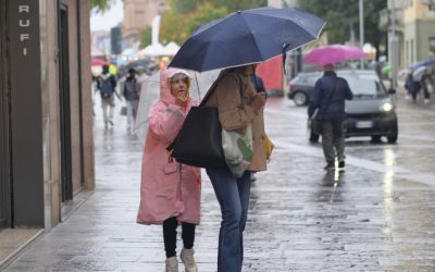 Cât vor mai dura ploile și frigul în România. Prognoza meteo pentru luna octombrie