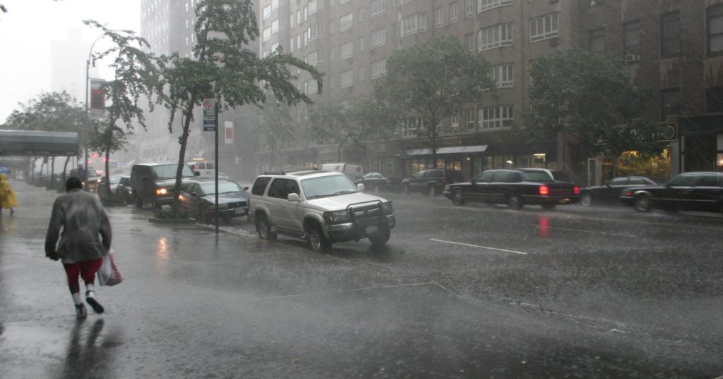 Cum s-a format ciclonul Barbara care a lovit România. Ce fenomene extreme au declanșat alerta de cod roșu