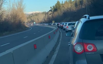 Coadă-mașini-DN1-e1578659680255.jpeg