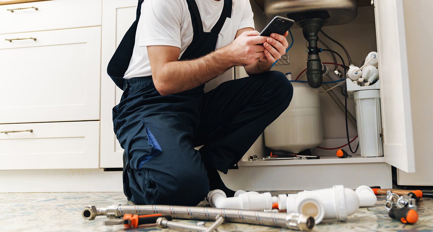 Cum-folosesc-instalatorii-si-electricienii-inteligenta-artificiala-ChatGPT.jpg
